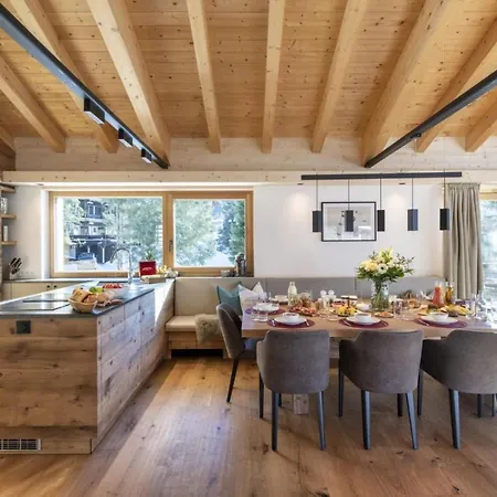 Дом отдыха Remarkable 6-bed House In Sankt Anton Am Arlberg